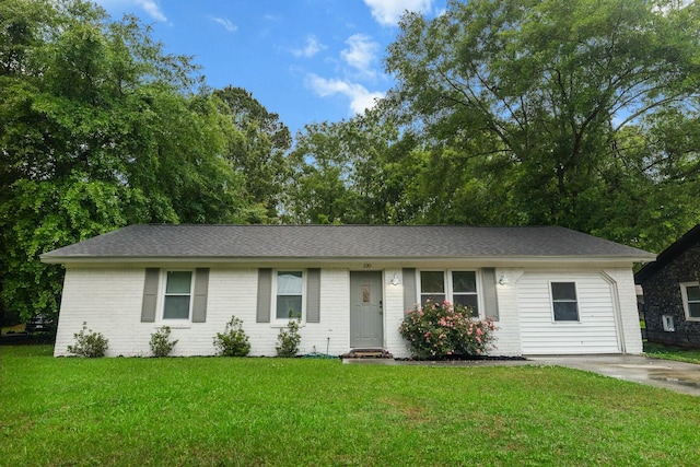 120 Lisa Dr, Summerville, SC 29485 - single story home featuring brick siding and a front yard