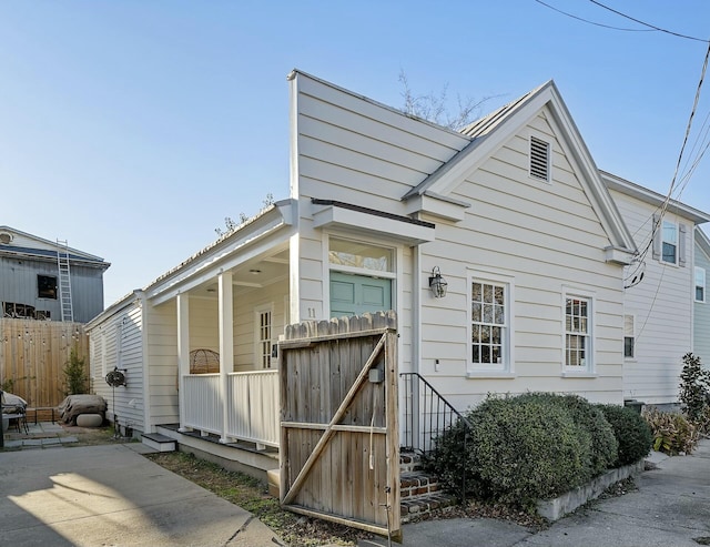 view of front of property