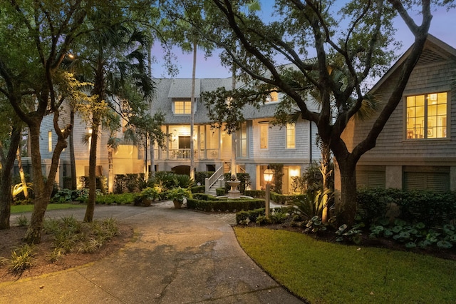 view of front of property