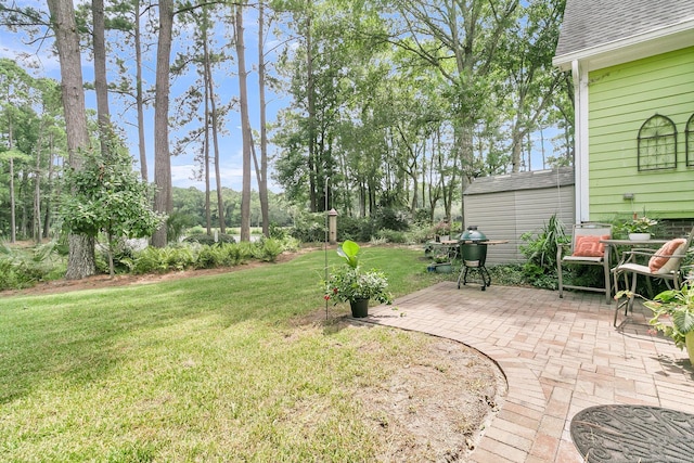 view of yard with a patio