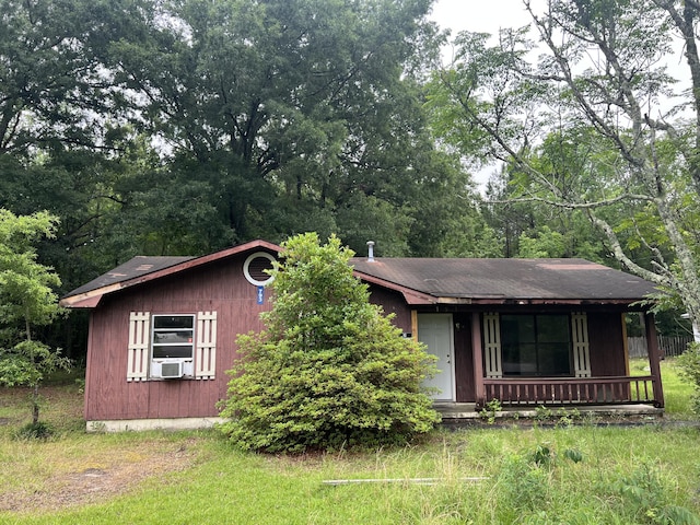 793 Robin St, Allendale, SC 29810 - view of front of home with a porch and cooling unit