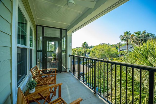 balcony with a ceiling fan