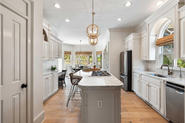 3508 Henrietta Hartford Rd, Mount Pleasant, SC 29466 - kitchen featuring stainless steel appliances, a sink, a center island, plenty of natural light, and recessed lighting