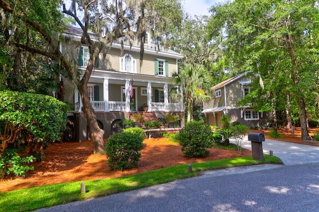 view of front of home featuring a porch