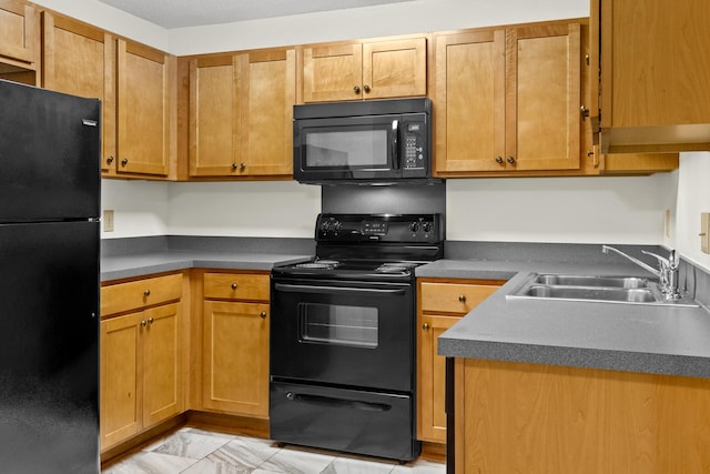 7950 Parklane Ct Unit C, North Charleston, SC 29418 - kitchen featuring black appliances and dark countertops