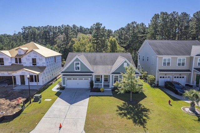 view of front facade featuring covered porch and a front lawn