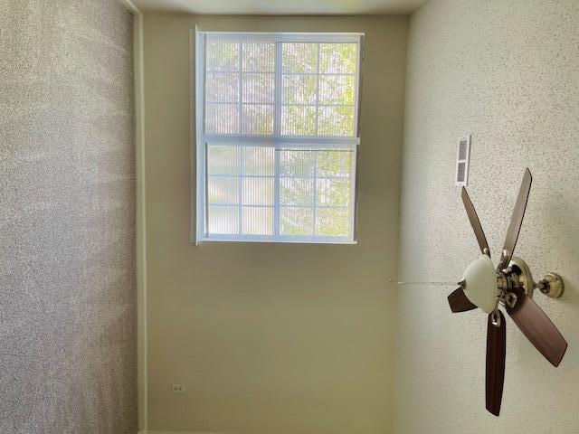145 Taylor Cir, Goose Creek, SC 29445 - detailed view of ceiling fan