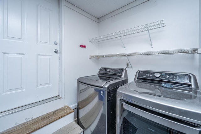 1918 Piper Dr, Charleston, SC 29407 - laundry area with washing machine and clothes dryer