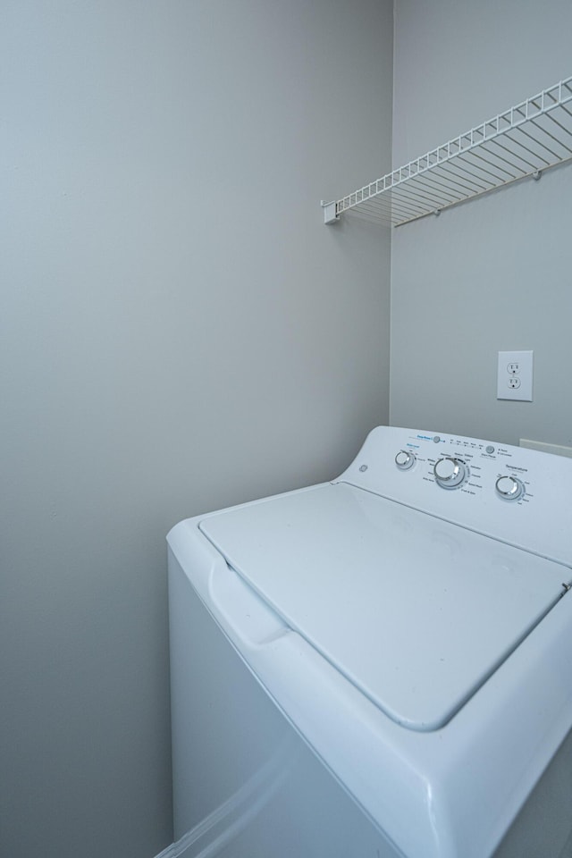 laundry room featuring washer / clothes dryer