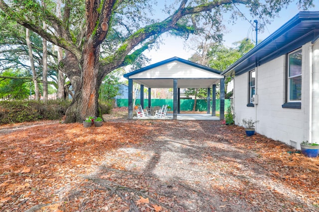 view of yard with a patio