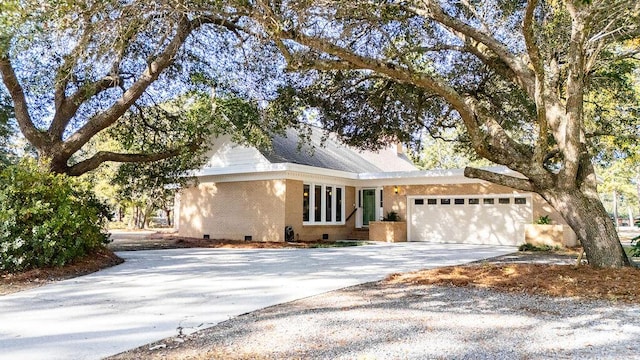 view of front facade featuring a garage