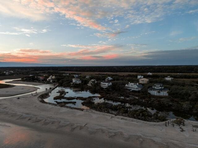 view of aerial view at dusk