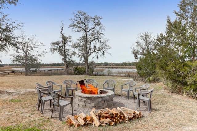 view of yard featuring a fire pit