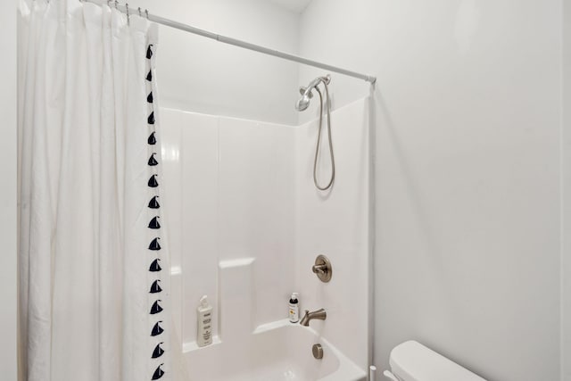 525 Yellow Tower Ter, Charleston, SC 29412 - full bathroom featuring toilet and shower / tub combo with curtain