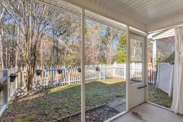 8653 Grassy Oak Trl, North Charleston, SC 29420 - unfurnished sunroom featuring a healthy amount of sunlight