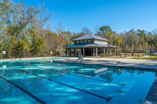 view of swimming pool