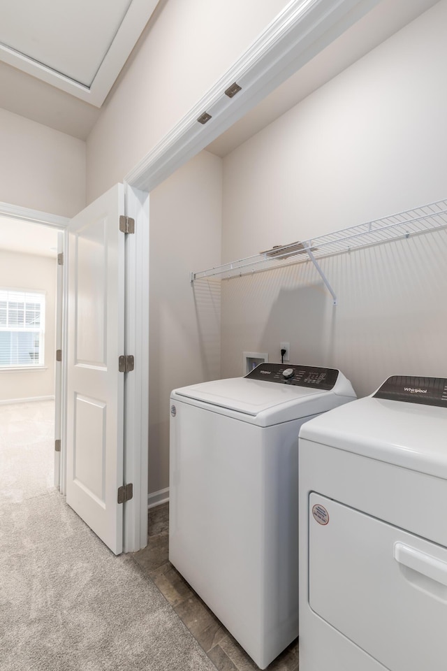 304 Pathfinder Way, Charleston, SC 29492 - laundry area featuring washing machine and clothes dryer and carpet floors