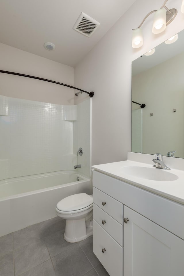 304 Pathfinder Way, Charleston, SC 29492 - full bath featuring vanity, toilet, shower / tub combination, and tile patterned floors