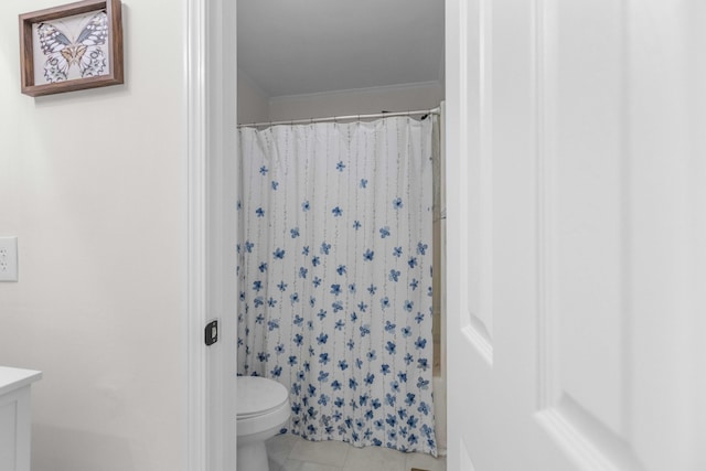 full bath with tile patterned floors, toilet, a shower with shower curtain, and vanity