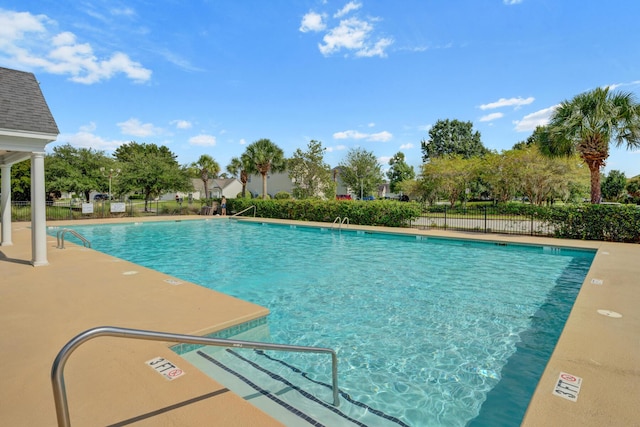 486 Maple Oak Ln, Charleston, SC 29414 - community pool with fence