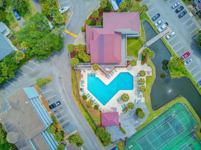 drone / aerial view of a pool