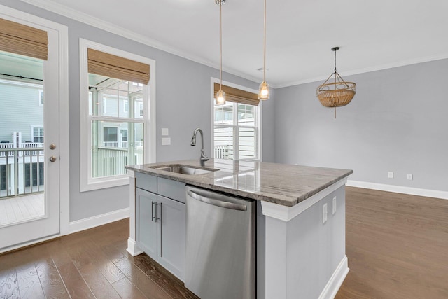 kitchen with a kitchen island with sink, stainless steel dishwasher, dark hardwood / wood-style floors, sink, and decorative light fixtures