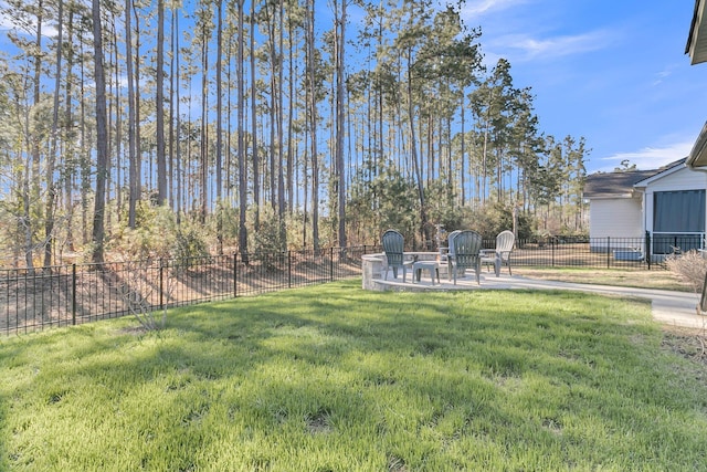 view of yard featuring a patio