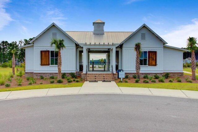 view of front of house