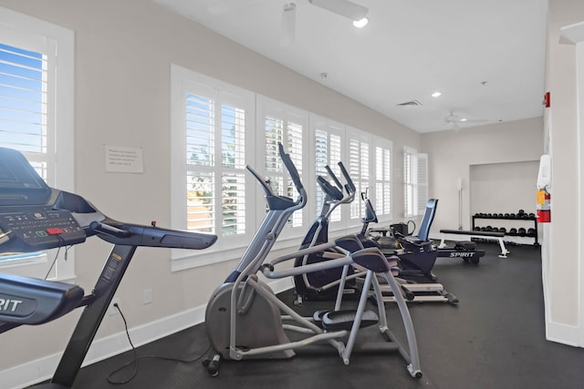 exercise room featuring ceiling fan