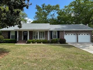 206 Brailsford Rd, Summerville, SC 29485 - ranch-style house featuring an attached garage, driveway, and a front lawn