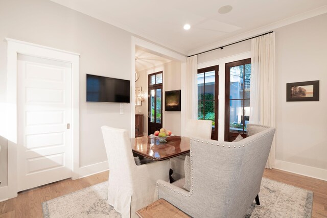 104 May Ln, Mount Pleasant, SC 29464 - dining room with light wood-type flooring, baseboards, and recessed lighting