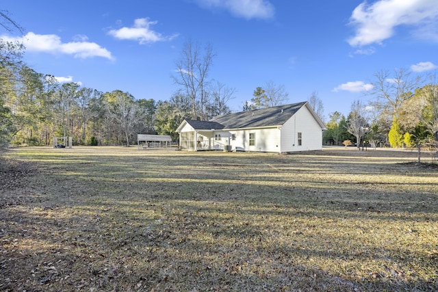 exterior space featuring a lawn