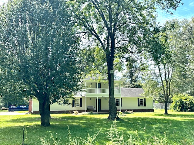 view of front of house with a front lawn