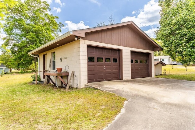 view of detached garage