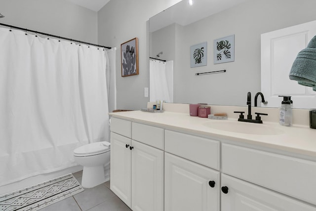 full bathroom featuring tile patterned floors, vanity, shower / bath combo, and toilet