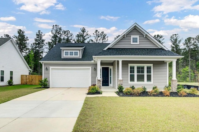 craftsman house featuring a front yard