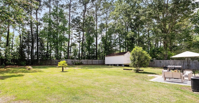 305 Forest Cir, Summerville, SC 29483 - view of yard featuring an outdoor hangout area and view of wooded area
