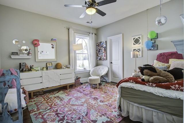 bedroom featuring ceiling fan