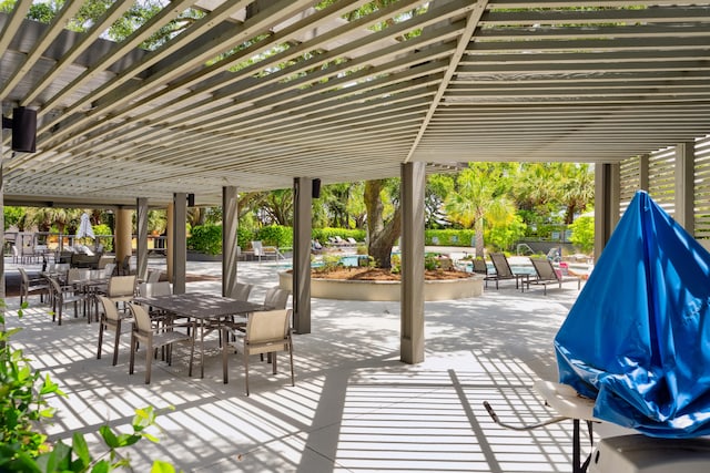 view of patio featuring a pergola