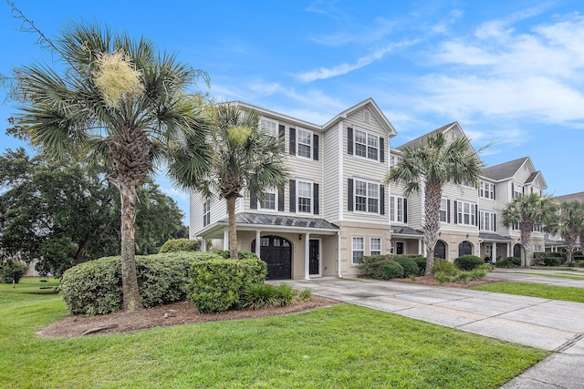 view of front of home with a front yard