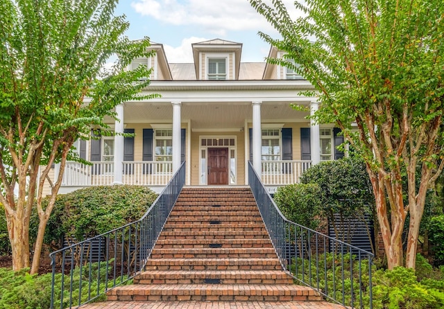 view of front of home with covered porch