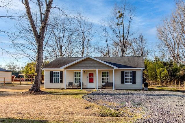 ranch-style home with a porch