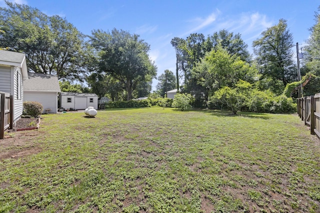 647 Ellis St, Mount Pleasant, SC 29464 - view of yard