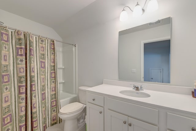 full bathroom featuring vanity, toilet, shower / bathtub combination with curtain, and vaulted ceiling