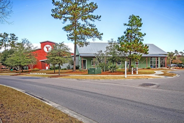 view of front facade