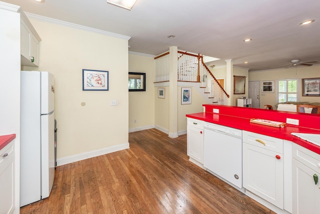 2613 Rivertowne Pkwy, Mount Pleasant, SC 29466 - kitchen with white appliances, a ceiling fan, wood finished floors, baseboards, and ornamental molding
