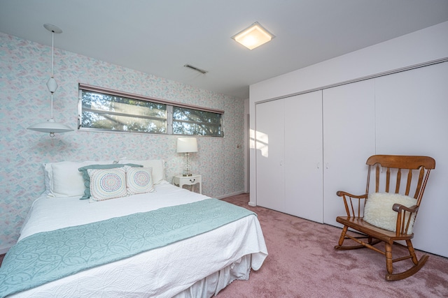 bedroom featuring carpet floors