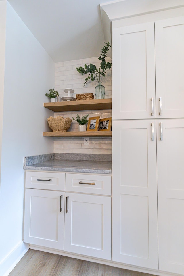 2020 Piper Dr, Charleston, SC 29407 - detailed view of decorative backsplash and wood finished floors