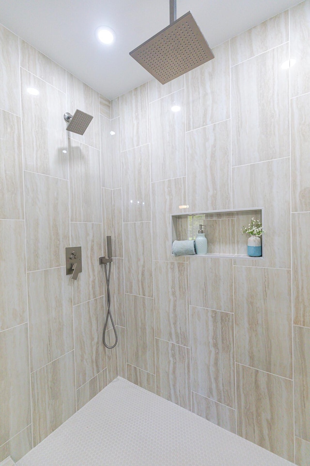 2020 Piper Dr, Charleston, SC 29407 - full bath featuring a tile shower and recessed lighting