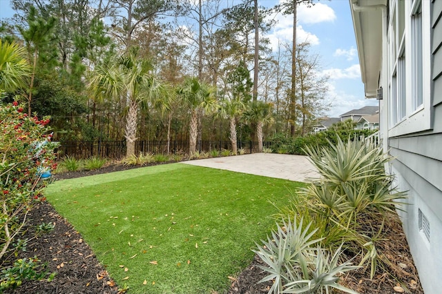 view of yard with a patio